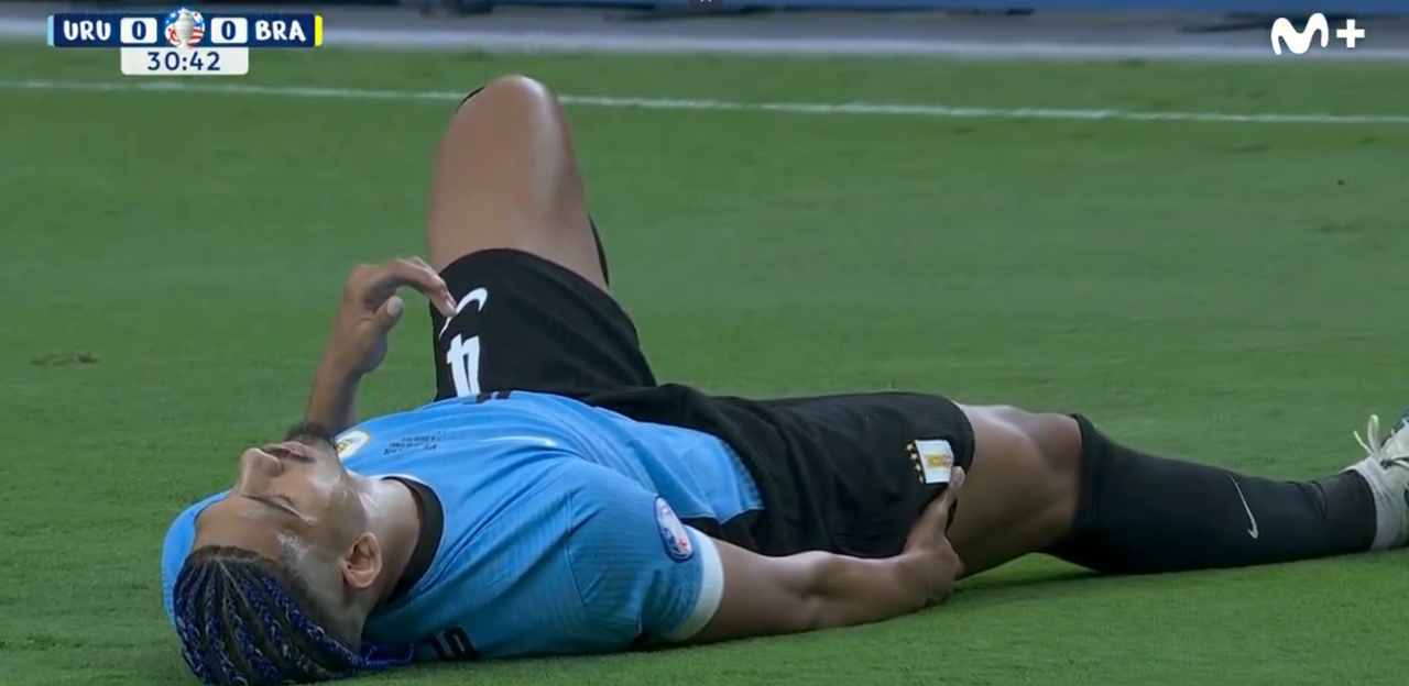 Ronald Araújo sofreu uma lesão muscular e Viña evitou incidentes graves, garante Bielsa