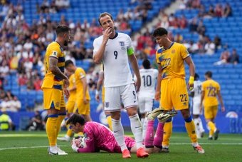 Kane le evita a Inglaterra un bochorno mundial. EFE