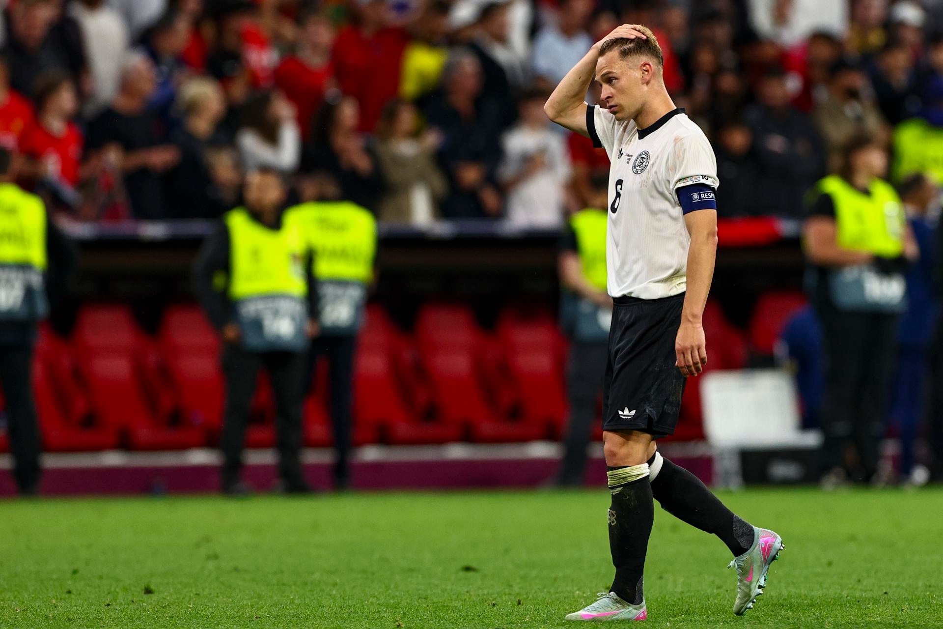 Joshua Kimmich, passeur décisif sur le seul but de l’Allemagne face au Portugal, a exprimé ses regrets après la défaite en demi-finale de la Ligue des Nations, estimant que son équipe avait livré l’un de ses pires matchs. Le capitaine allemand a déclaré que la défaite était plus que méritée.